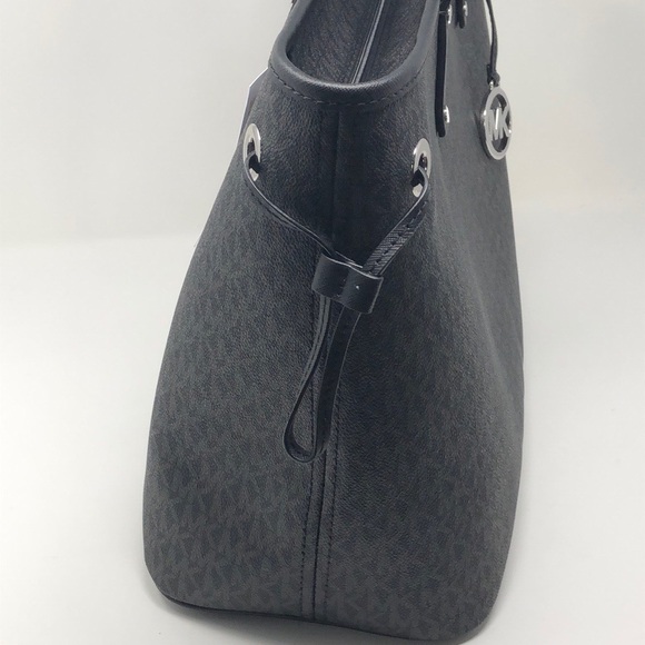 Nwt Michael Kors LG drawstring tote - Picture 6 of 7